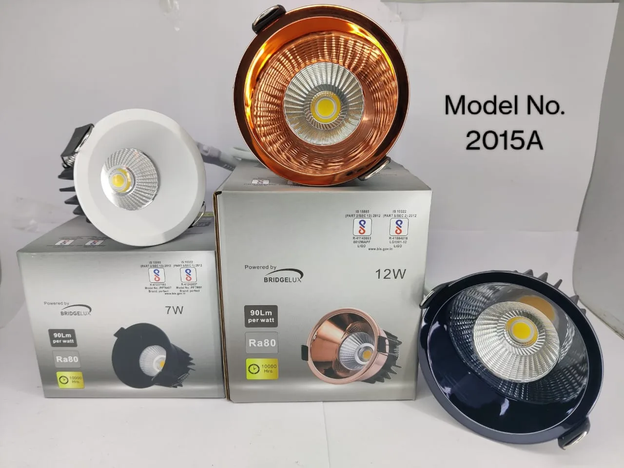 Round COB downlights in white, black and antique finishes with packaging